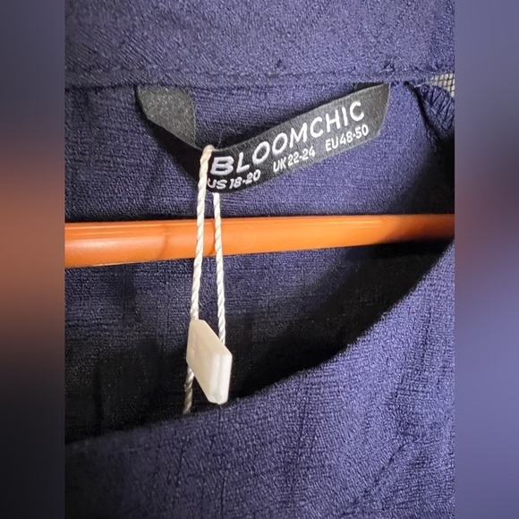 D16.19 NWT Bloomchic Lace Sleeve Sheath Dress w/Tie waist 18/20 (2X) - Picture 4 of 6